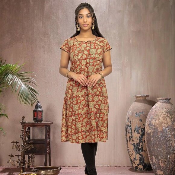 Red and Cream Printed Kurta, Tranquil Threads | Muvvas Boutique - Picture 4 of 5